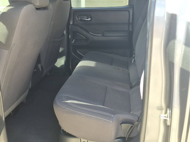 Used 2023 Nissan Frontier 4x4 Crew Cab image 18