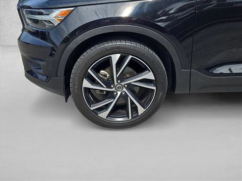 Used 2022 Volvo XC40 T5 R-Design w/ Advanced Package AWD/4WD image 23