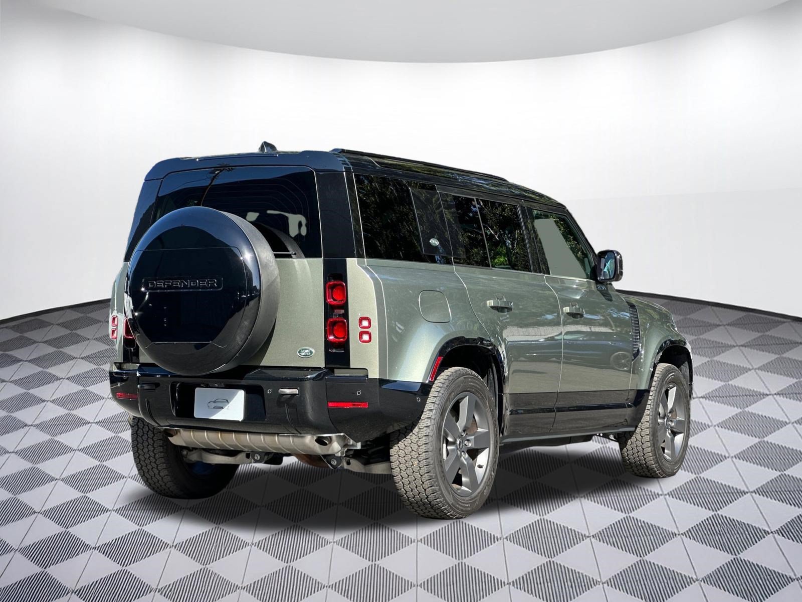 Used 2023 Land Rover Defender 110 X-Dynamic SE AWD/4WD image 9