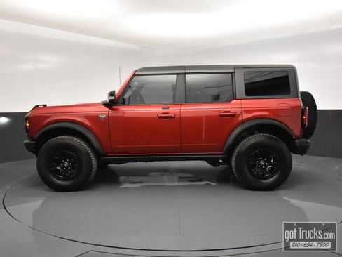 Used 2021 Ford Bronco First Edition image 3