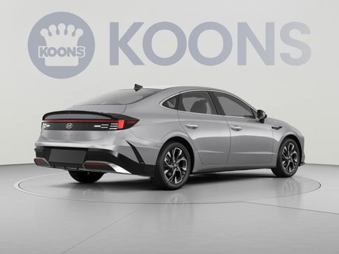 Used 2025 Hyundai Sonata SEL FWD image 4