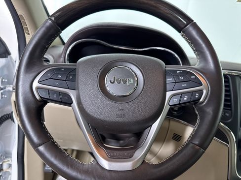 Used 2018 Jeep Grand Cherokee Overland AWD/4WD image 21