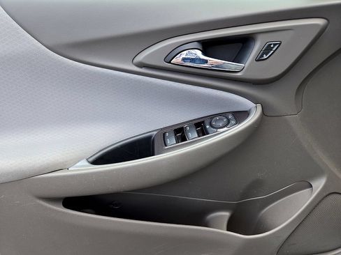 Used 2021 Chevrolet Malibu LS FWD image 18