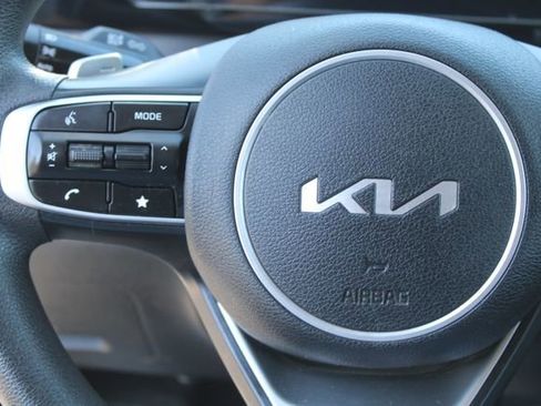 Used 2023 Kia Sportage LX image 19