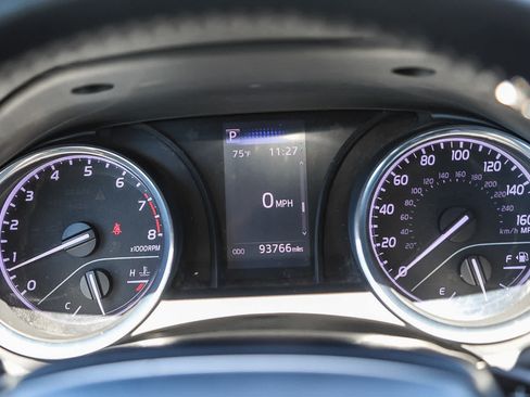 Used 2020 Toyota Camry SE w/ Carpet Mat Package FWD image 22