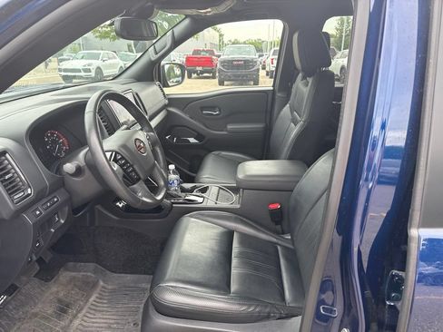 Used 2022 Nissan Frontier PRO-4X w/ Pro-4X Premium Package AWD/4WD image 5