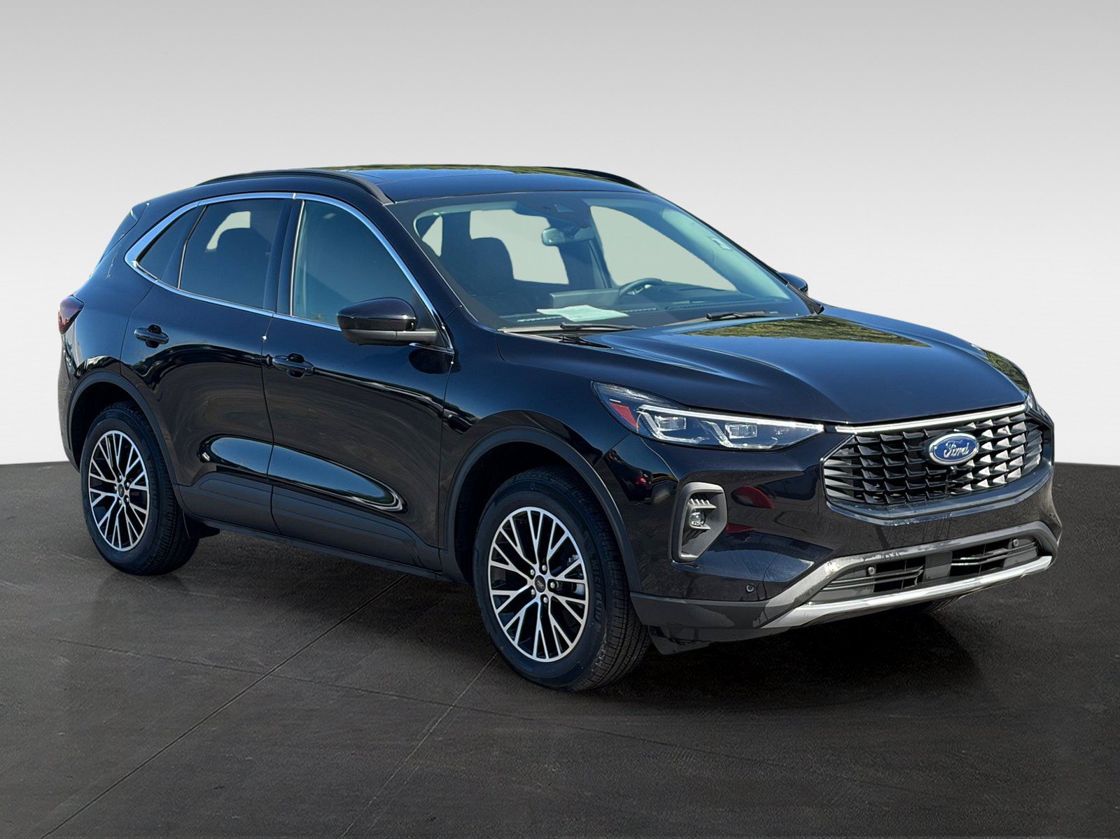 Used 2024 Ford Escape SE w/ PHEV Premium Package FWD image 3