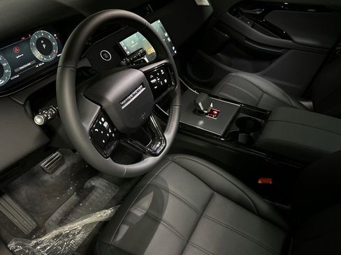 Used 2026 Land Rover Range Rover Evoque S AWD/4WD image 4