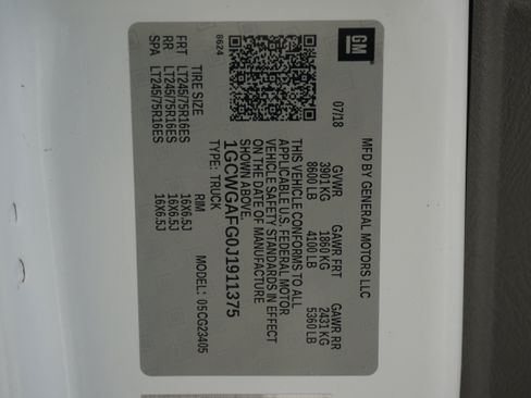 Used 2018 Chevrolet Express 2500 w/ Driver Convenience Package image 22