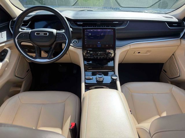 Used 2021 Jeep Grand Cherokee L Limited AWD/4WD image 17