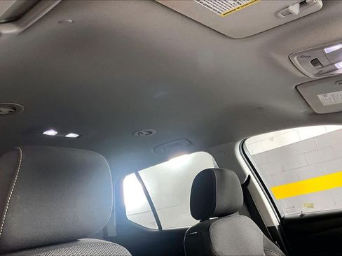 Used 2018 Chevrolet Traverse LT FWD image 14