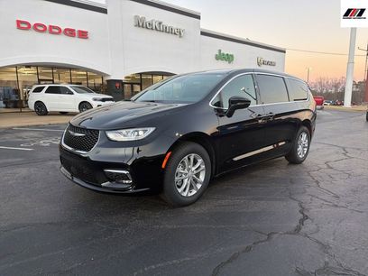 New 2026 Chrysler Pacifica Select