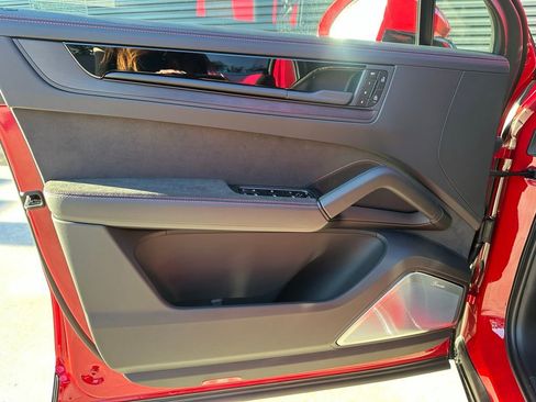 Used 2026 Porsche Cayenne GTS image 18