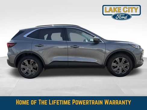 Used 2025 Ford Escape Platinum AWD/4WD image 7
