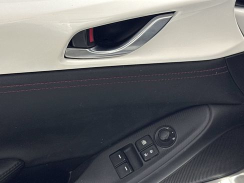 Used 2018 MAZDA MX-5 Miata Grand Touring RWD image 13