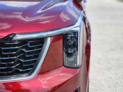 Certified 2025 Kia Sorento S w/ Panoramic Sunroof Package image 10