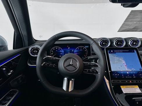 Used 2026 Mercedes-Benz GLC 300 image 23