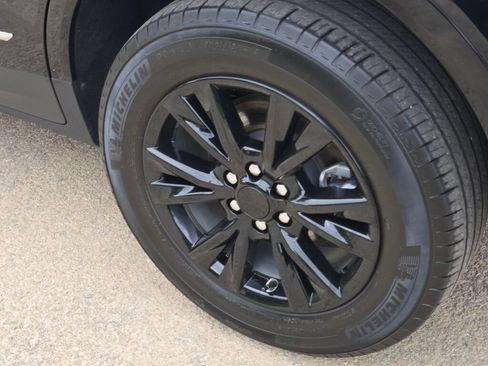 Used 2023 Cadillac XT5 Luxury w/ LPO, Floor Liner Package AWD/4WD image 14