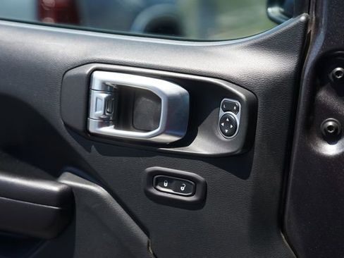 Used 2018 Jeep Wrangler Rubicon AWD/4WD image 25