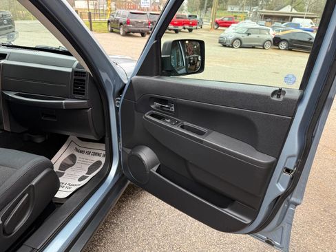 Used 2012 Jeep Liberty Sport image 19