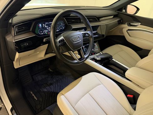 Used 2024 Audi Q8 e-tron Premium Plus w/ Premium Plus Package AWD/4WD image 4