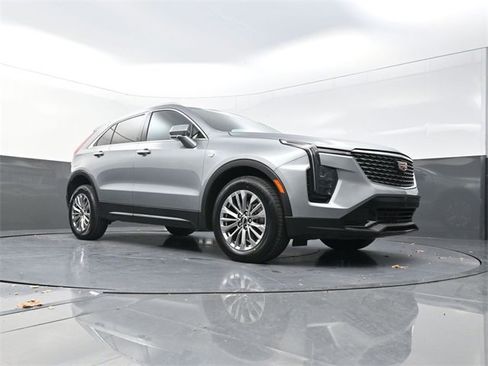 Used 2024 Cadillac XT4 Premium Luxury image 27