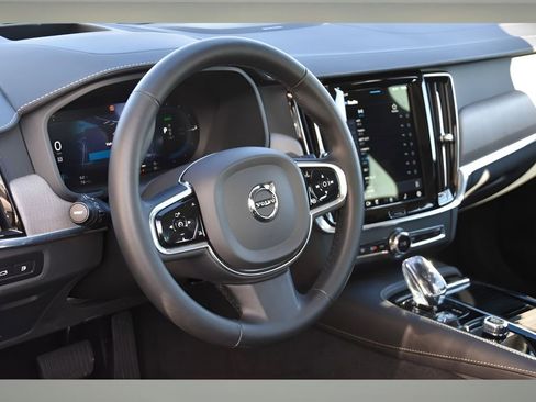 Certified 2024 Volvo S90 T8 Ultimate image 5