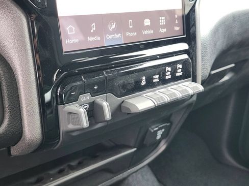 New 2026 RAM 2500 Tradesman AWD/4WD image 26