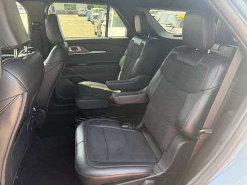 Used 2025 Ford Explorer ST AWD/4WD image 24