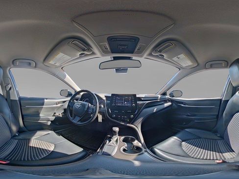 Used 2021 Toyota Camry SE FWD image 9