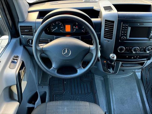 Used 2016 Mercedes-Benz Sprinter 2500 image 5