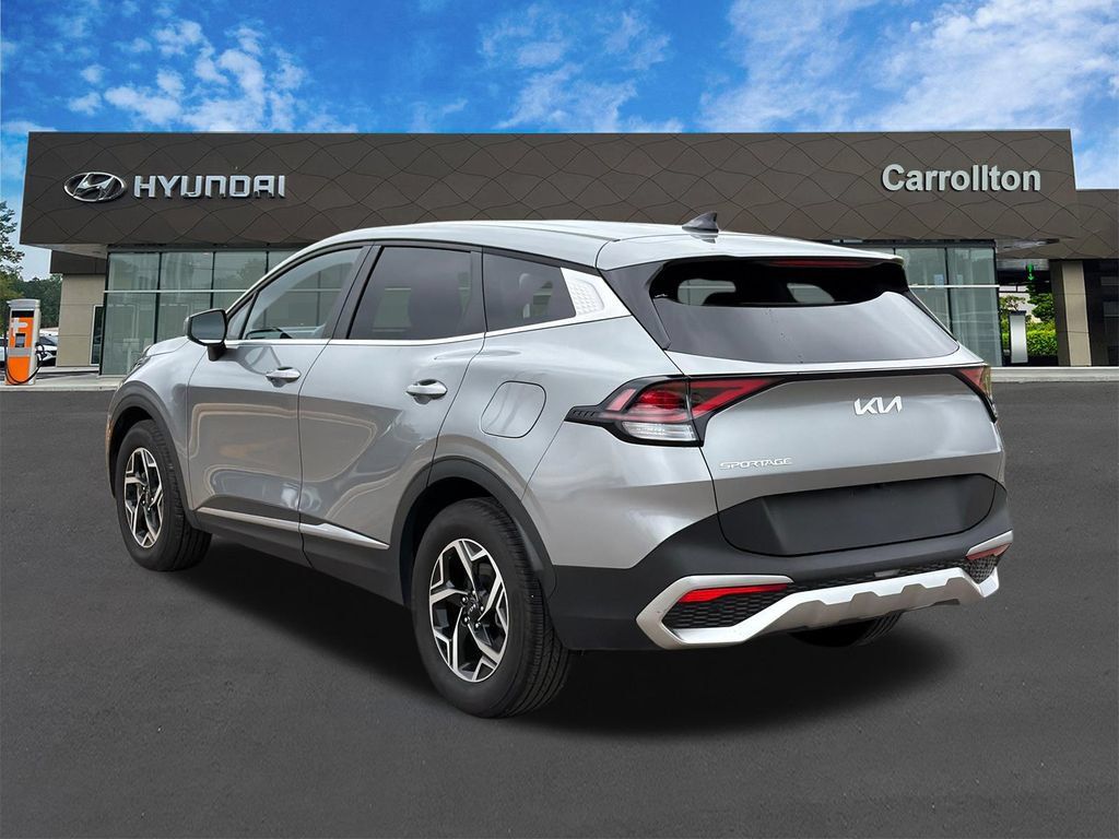 Used 2025 Kia Sportage LX FWD image 7