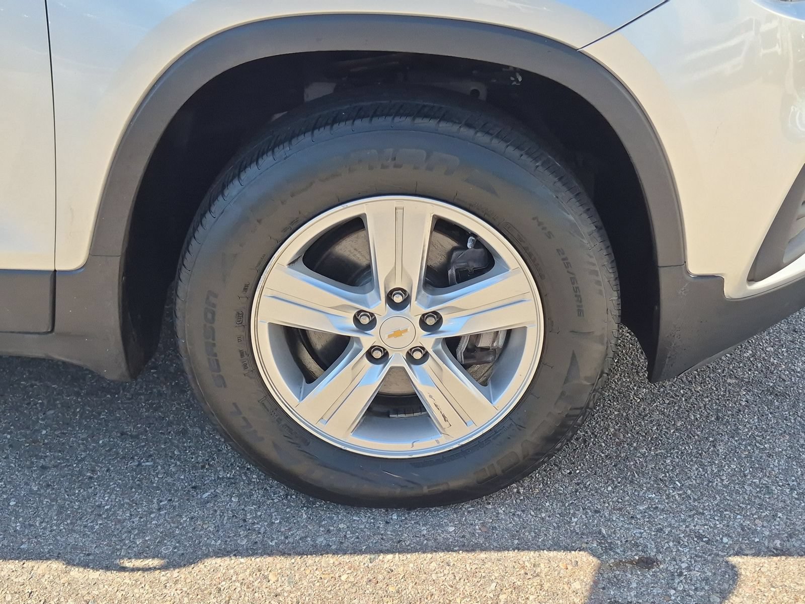 Used 2018 Chevrolet Trax LT w/ LT Convenience Package AWD/4WD image 14