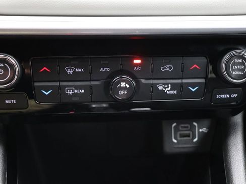 Used 2025 Jeep Compass Limited AWD/4WD image 22