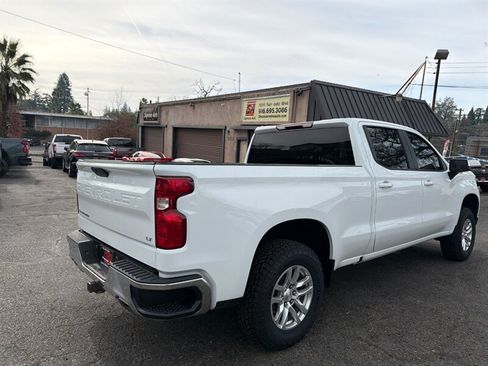Used 2022 Chevrolet Silverado 1500 LT w/ Z71 Off-Road Package AWD/4WD image 10