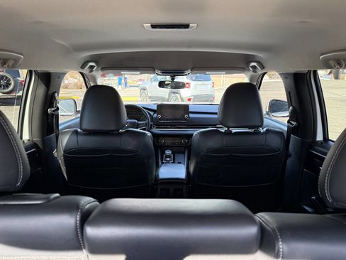 Used 2024 Mitsubishi Outlander SE image 15