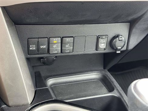 Certified 2017 Toyota RAV4 Limited image 6