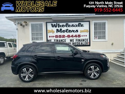 Used 2023 Mitsubishi Outlander Sport ES image 1