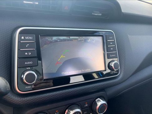 Used 2024 Nissan Kicks S image 11