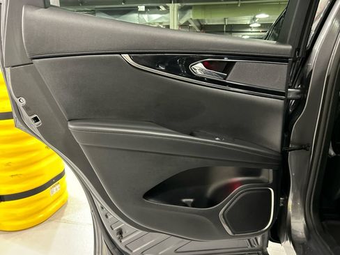 Certified 2022 Lincoln Nautilus Reserve AWD/4WD image 22