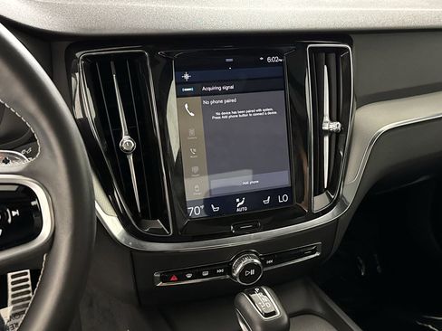 Used 2019 Volvo S60 T6 R-Design image 15