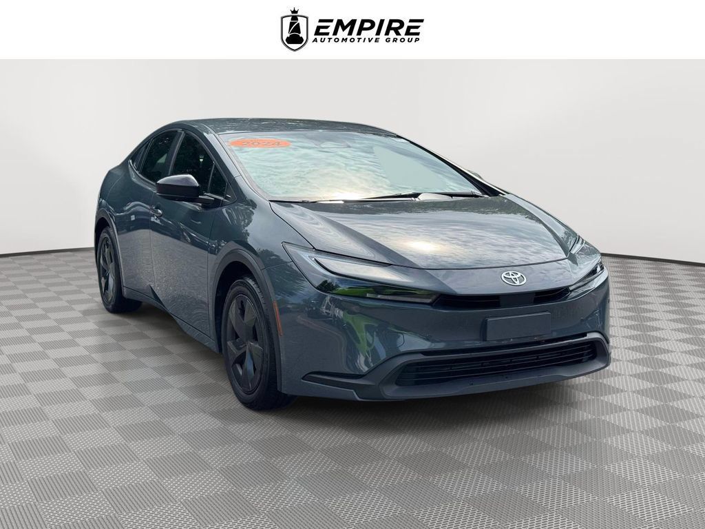 Used 2024 Toyota Prius LE FWD image 1