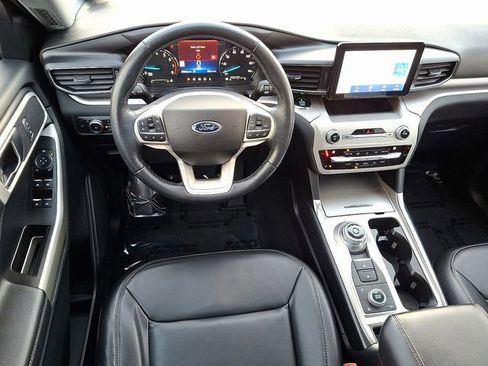 Used 2021 Ford Explorer XLT w/ Equipment Group 202A image 21