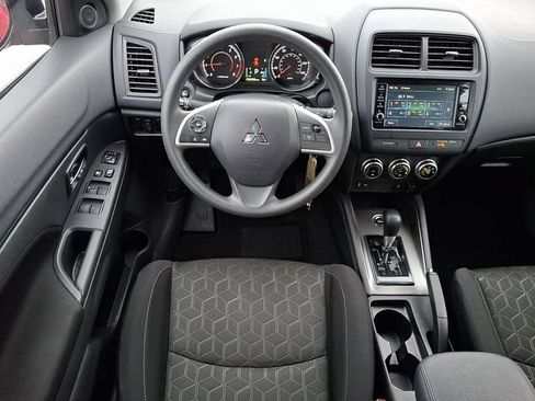 Used 2025 Mitsubishi Outlander Sport ES AWD/4WD image 11
