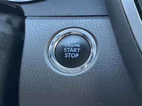 Used 2023 Toyota Camry SE image 11