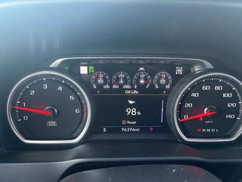 Used 2022 Chevrolet Silverado 1500 High Country w/ Technology Package image 10