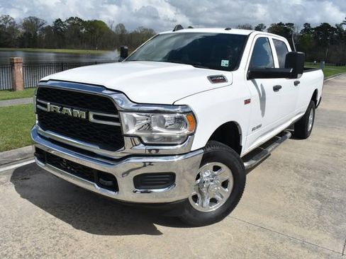Used 2021 RAM 2500 Tradesman w/ Chrome Appearance Group image 2