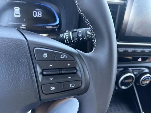 Certified 2026 Hyundai Venue SEL FWD image 28