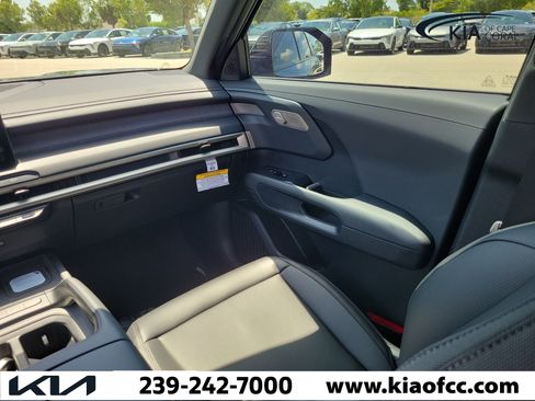 New 2027 Kia Telluride S FWD image 18