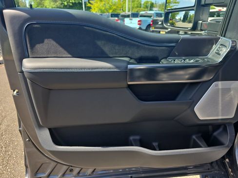 New 2026 Ford F250 Platinum w/ Tremor Off-Road Package AWD/4WD image 14